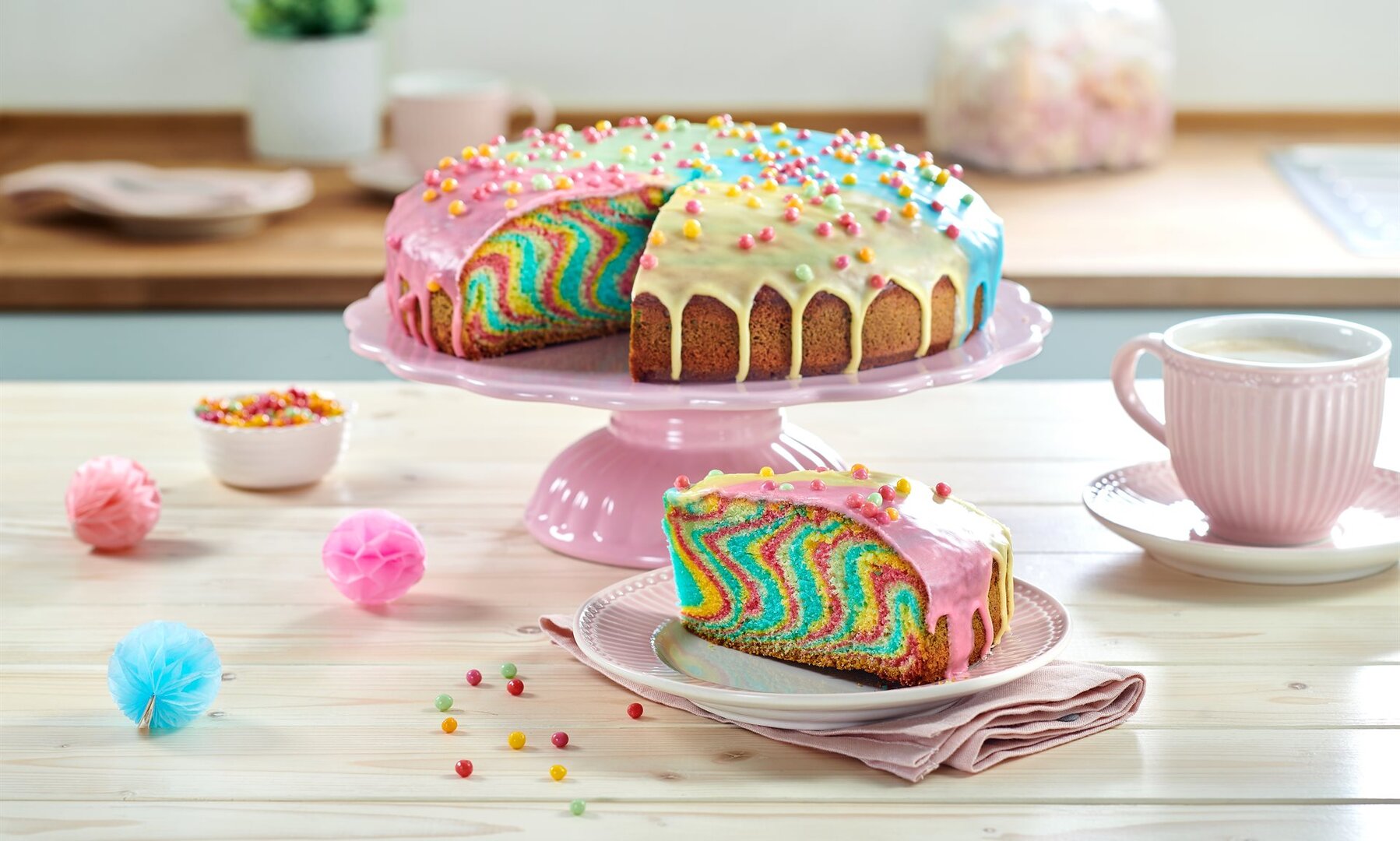 Színpompás torta